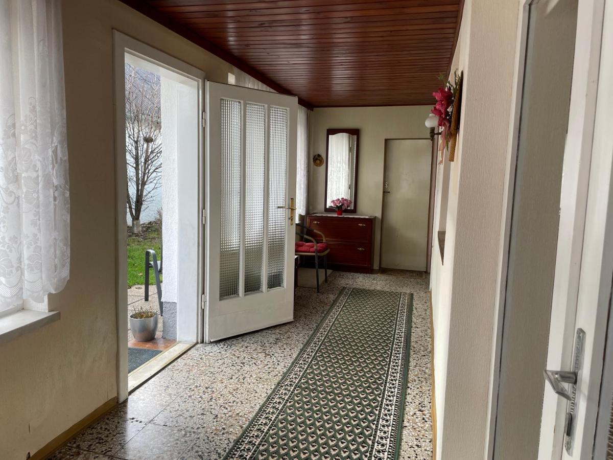 Cheap Outlet Center Apartment With Pool Parndorf Exteriör bild