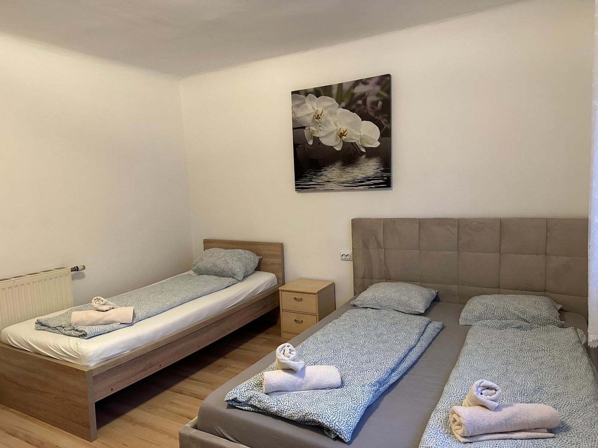 Cheap Outlet Center Apartment With Pool Parndorf Exteriör bild