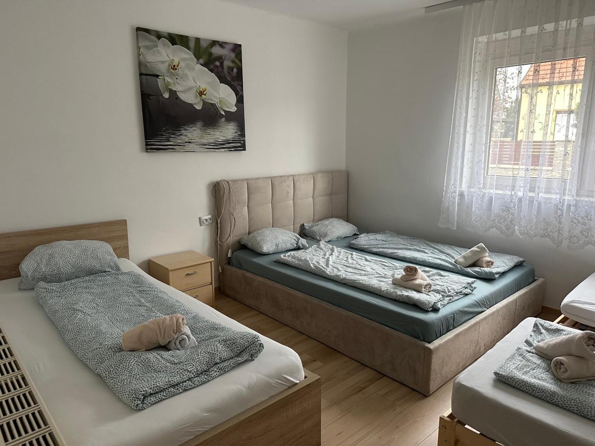 Cheap Outlet Center Apartment With Pool Parndorf Exteriör bild