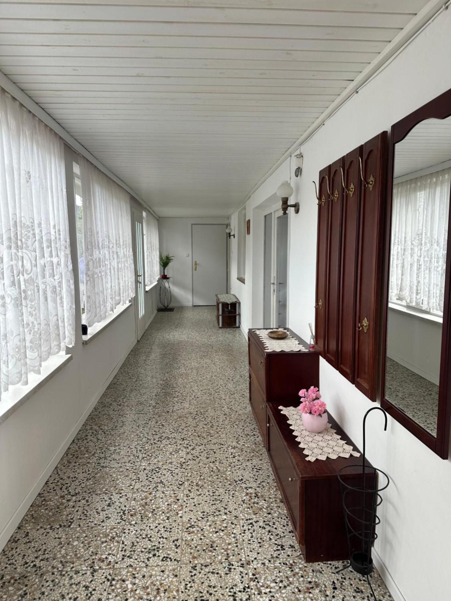 Cheap Outlet Center Apartment With Pool Parndorf Exteriör bild