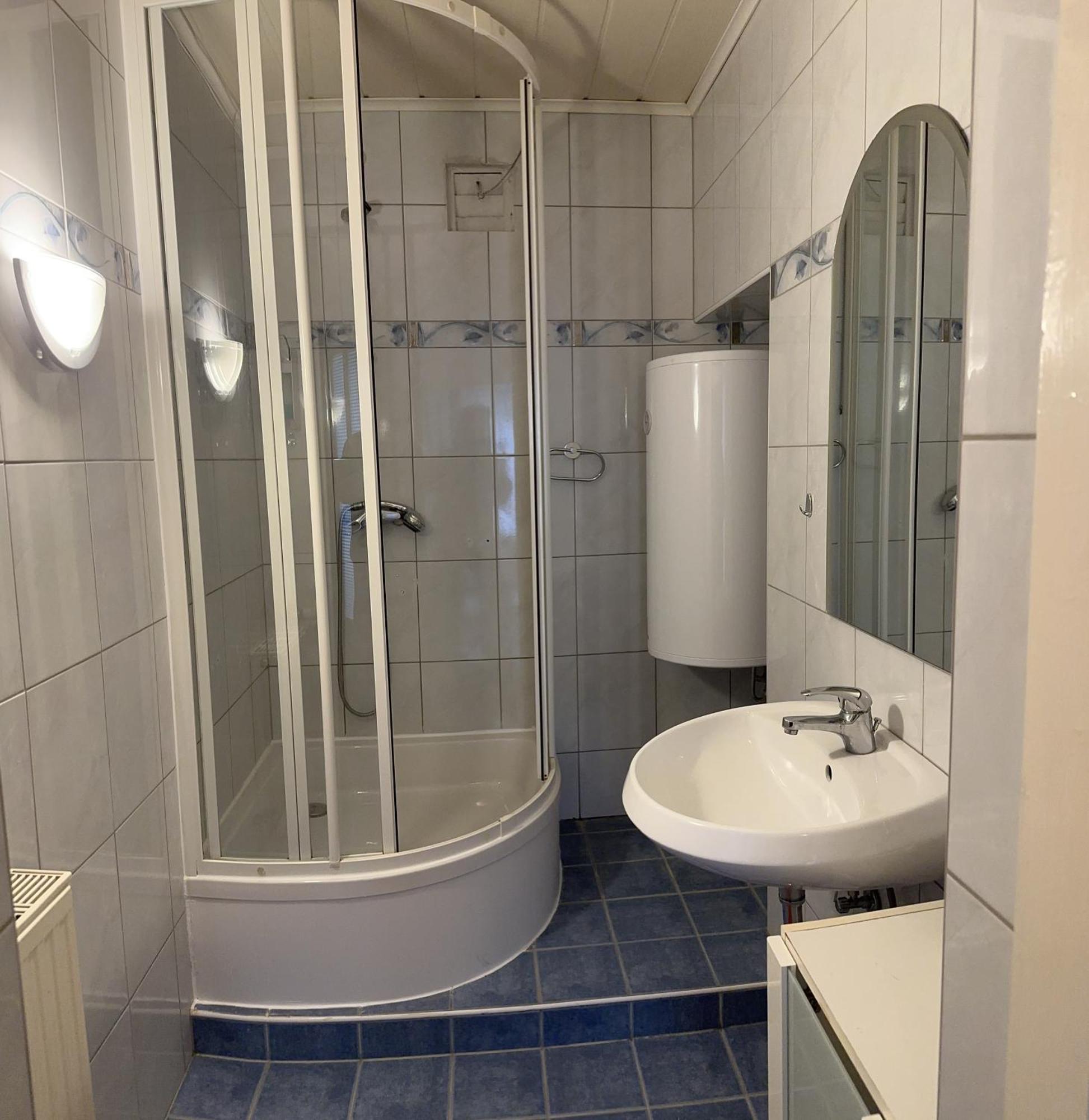 Cheap Outlet Center Apartment With Pool Parndorf Exteriör bild